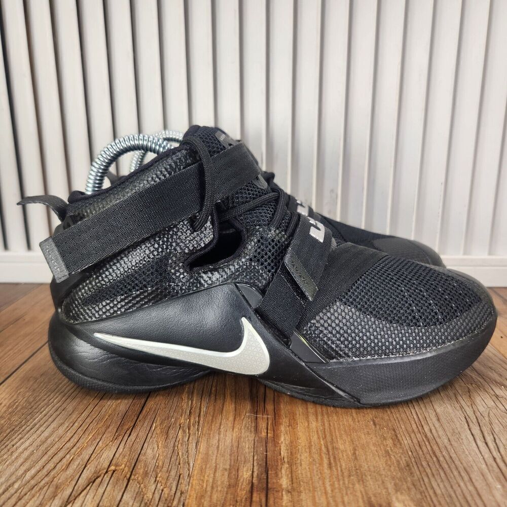 Nike Lebron Soldier 9 776471-001 Womens 6.5 (5Y) Black Basketball Sneakers Shoes